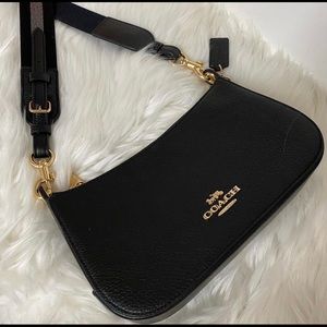 Coach Jes Baguette crossbody!!